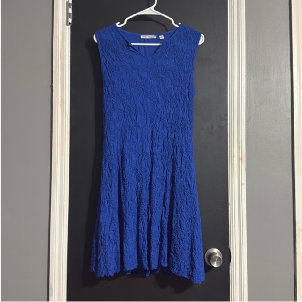 SNO SKINS Textured Stretch Mini Dress Size: M